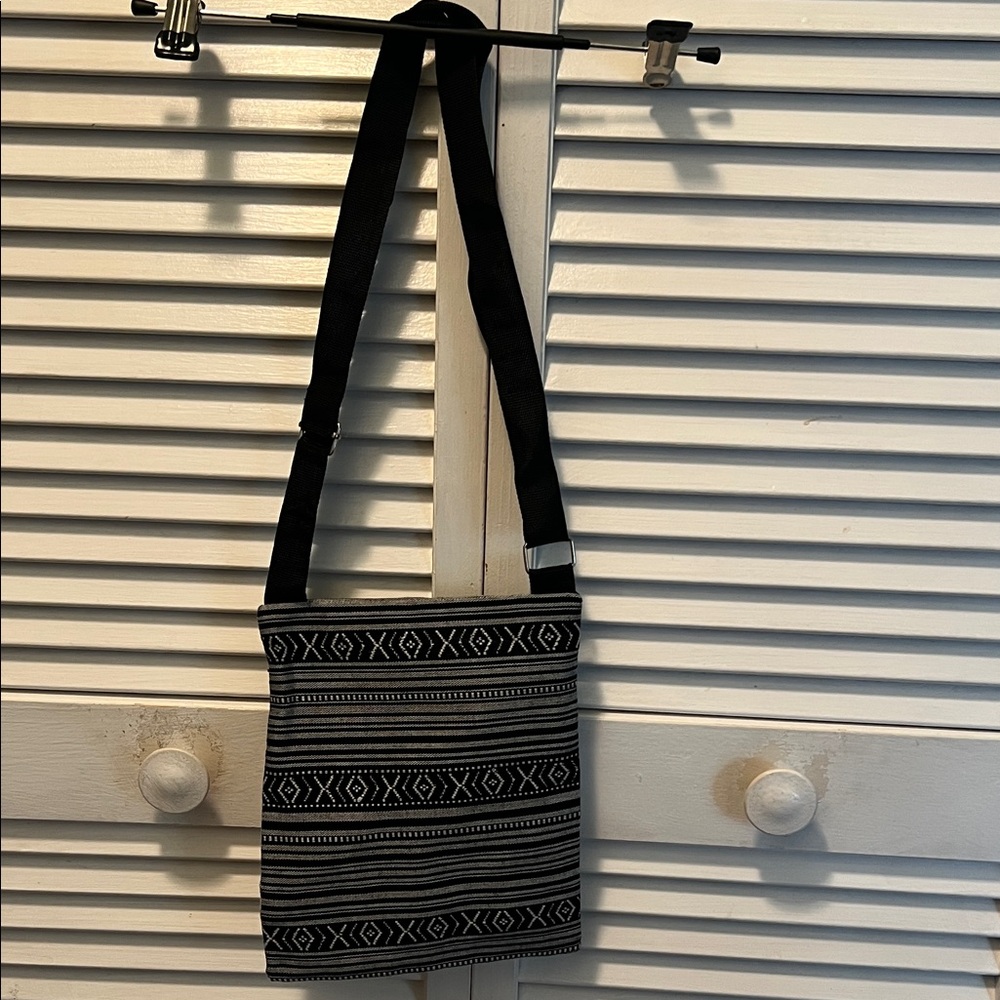 #1080+ Tribal Pattern Crossbody Bag - Picture 3 of 6